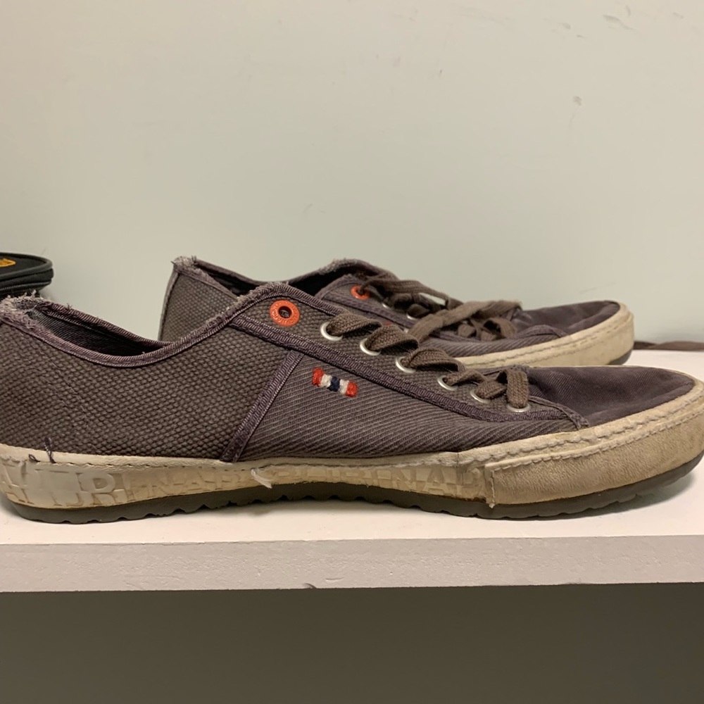 Napajiri canvas lowtop size 9 us
